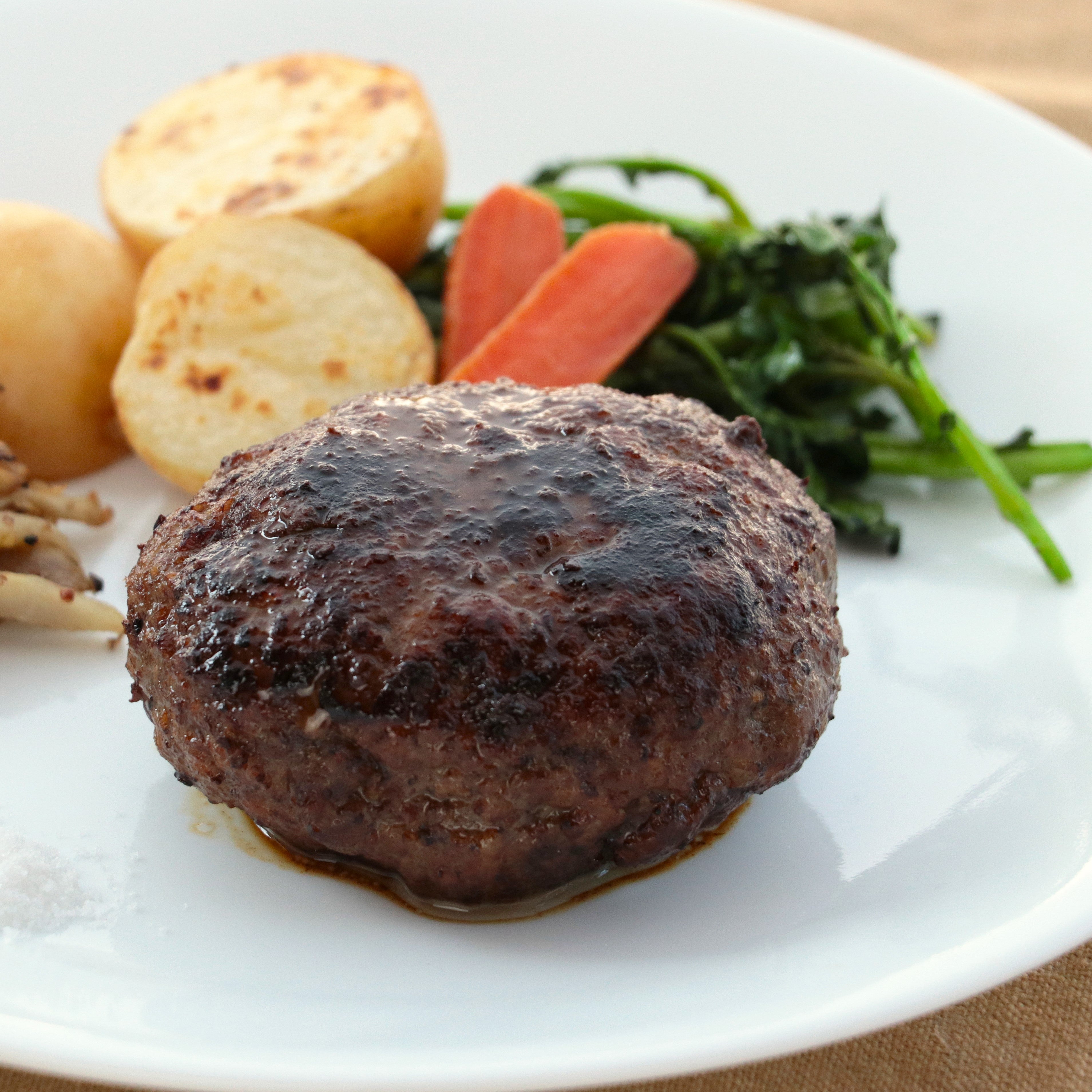 生体熟成牛肉ハンバーグ